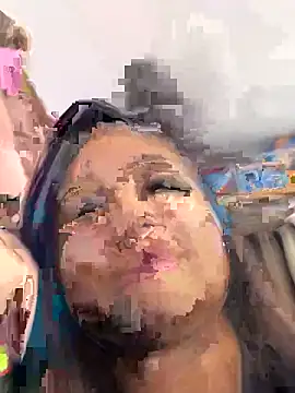 danniiq online show from March 23, 2026, 7:40 pm