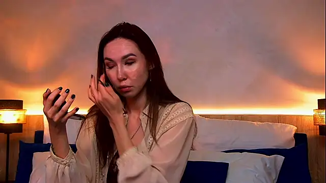 EmilyGray   online show from June 6, 2026, 7:02 am
