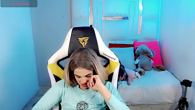 Sophiaa doll  online show from March 27, 2026, 8:26 am