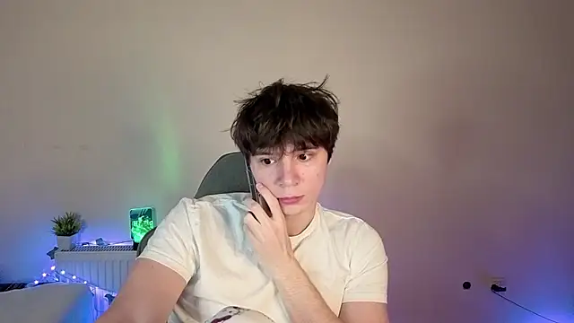 AnthonyCuutie online show from May 15, 2026, 9:49 am