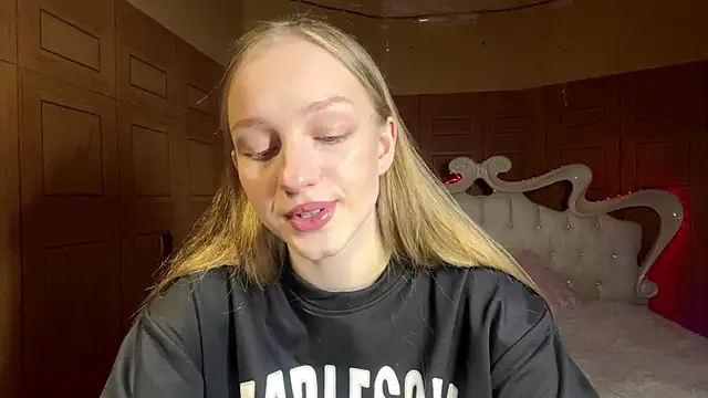 Anika Socutehe online show from March 25, 2026, 4:46 pm