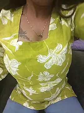 Tinaa baby online show from May 6, 2026, 6:35 pm