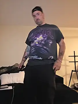 Biggbaddwulf7 online show from April 21, 2026, 9:48 am