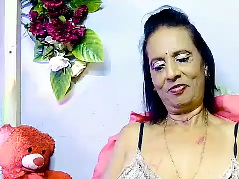 Hot queen58 online show from June 7, 2026, 5:49 pm