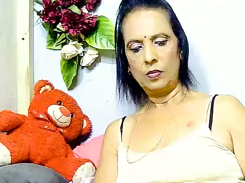 Hot queen58 online show from June 8, 2026, 5:46 pm