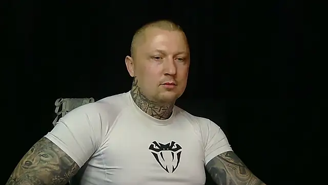 Snapshot of devilWithTats chatting on May 10, 2026, 7:13 am devilWithTats online show from May 10, 2026, 7:13 am