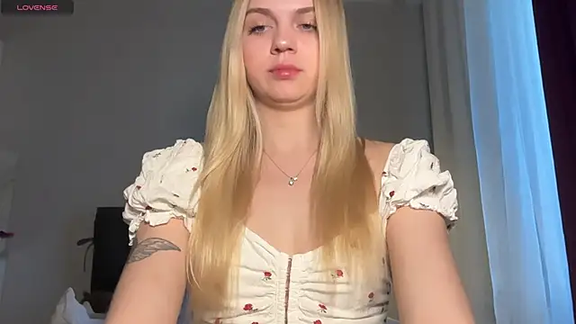 Snapshot of AlexaDeviliciouss chatting on June 2, 2026, 11:12 am AlexaDeviliciouss online show from June 2, 2026, 11:12 am