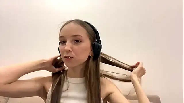 Snapshot of NovaXP chatting on March 3, 2026, 2:12 pm NovaXP online show from March 3, 2026, 2:12 pm