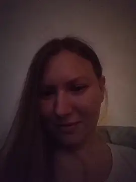 August Shine online show from April 23, 2026, 6:32 pm