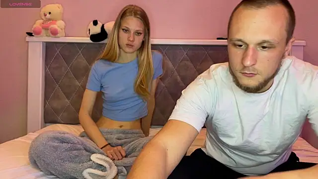 Snapshot of lion_and_kittyy chatting on April 9, 2026, 4:12 pm lion and kittyy online show from April 9, 2026, 4:12 pm