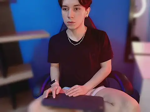 hollannd  online show from March 14, 2026, 1:05 pm