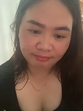 Snapshot of E-ll-A01 chatting on March 2, 2026, 7:37 am E-ll-A01 online show from March 2, 2026, 7:37 am