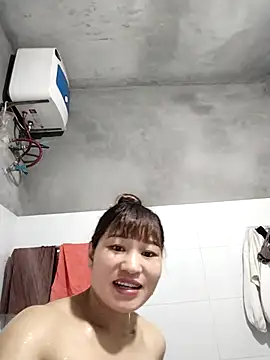 Lilinn  online show from April 10, 2026, 12:21 pm