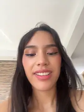 Mia-villalobos online show from April 29, 2026, 1:48 pm