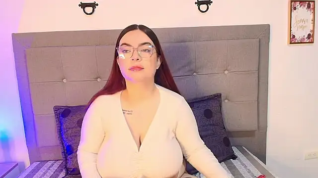 Kiara noirr online show from March 28, 2026, 11:32 am