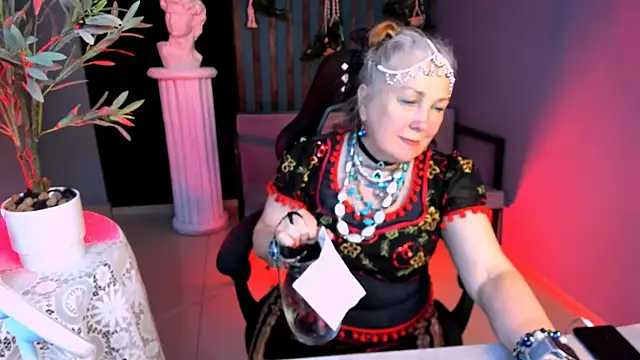 LilaMaharani online show from April 2, 2026, 2:04 pm