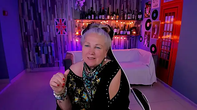 Snapshot of LilaMaharani chatting on June 8, 2026, 1:00 pm LilaMaharani online show from June 8, 2026, 1:00 pm