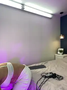 Jadee 01 online show from April 4, 2026, 11:13 pm