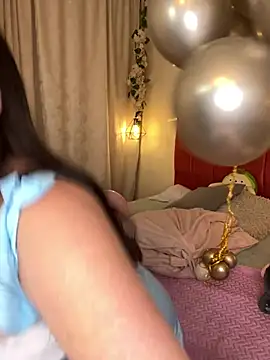 Caandace online show from May 5, 2026, 8:17 pm