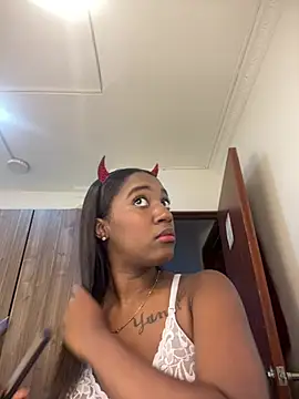 Emi rousse online show from April 2, 2026, 12:36 pm