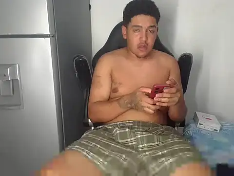 Snapshot of simonxxxlbear chatting on February 28, 2026, 10:44 pm simonxxxlbear online show from February 28, 2026, 10:44 pm