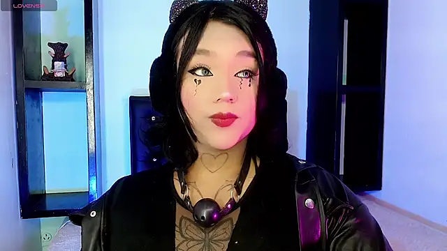 isadoraqueeen online show from April 9, 2026, 4:23 am