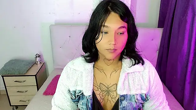 isadoraqueeen online show from April 17, 2026, 7:06 pm