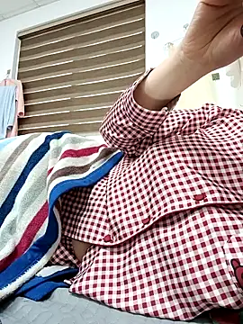 Snapshot of Suka-mon chatting on April 5, 2026, 9:39 am Suka-mon online show from April 5, 2026, 9:39 am