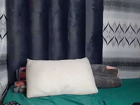 Snapshot of Kinky-Nicky04 chatting on May 18, 2026, 3:51 pm Kinky-Nicky04 online show from May 18, 2026, 3:51 pm