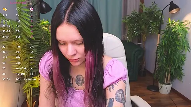 kittenlolla online show from April 1, 2026, 5:41 am