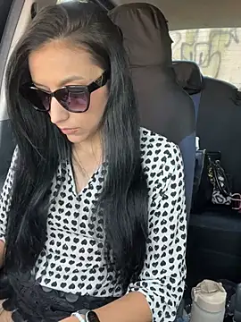 anamaria04 online show from April 11, 2026, 1:37 pm