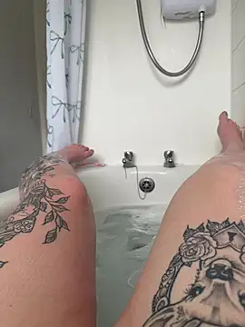 BeeMay22 online show from April 16, 2026, 12:50 pm