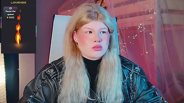 Snapshot of LilithNlsn chatting on April 19, 2026, 3:50 am LilithNlsn online show from April 19, 2026, 3:50 am