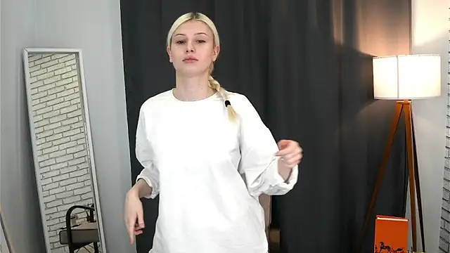 Snapshot of LorisBoster chatting on March 3, 2026, 4:07 am LorisBoster online show from March 3, 2026, 4:07 am