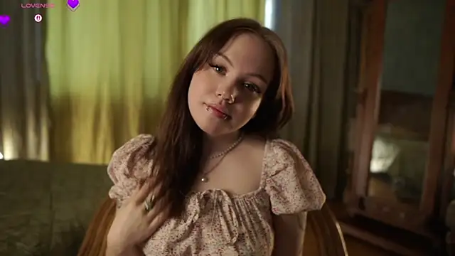 LeahAllsop online show from April 6, 2026, 3:04 am