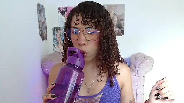 sweetluna luna online show from April 10, 2026, 5:28 pm