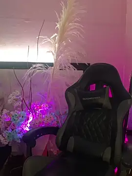 Emily Roussee online show from March 25, 2026, 11:49 am