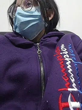 Naomimolie online show from March 24, 2026, 11:04 am