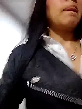 jaade doll online show from March 24, 2026, 1:05 pm