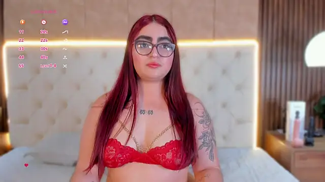 apriilfox online show from April 14, 2026, 4:07 am