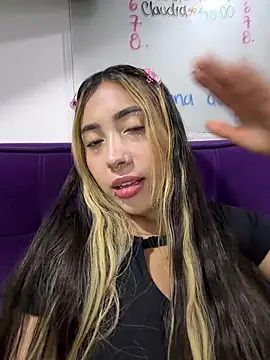 ManuelaVeeleez online show from March 31, 2026, 5:30 am