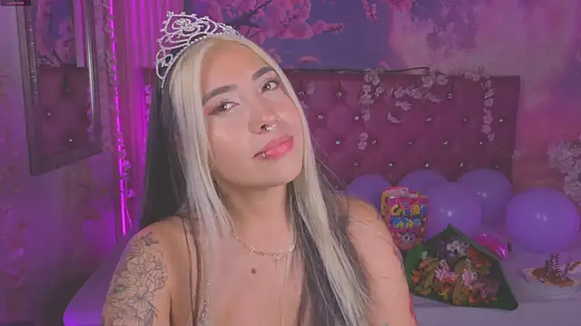 ManuelaVeeleez online show from June 11, 2026, 5:38 am