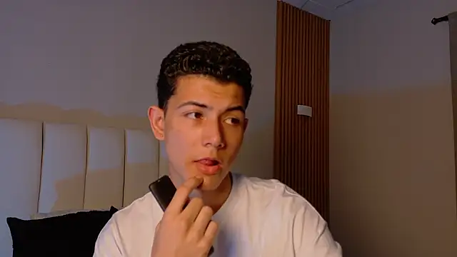 nicocrown online show from March 16, 2026, 7:51 pm