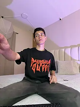 nicocrown online show from March 24, 2026, 6:13 pm