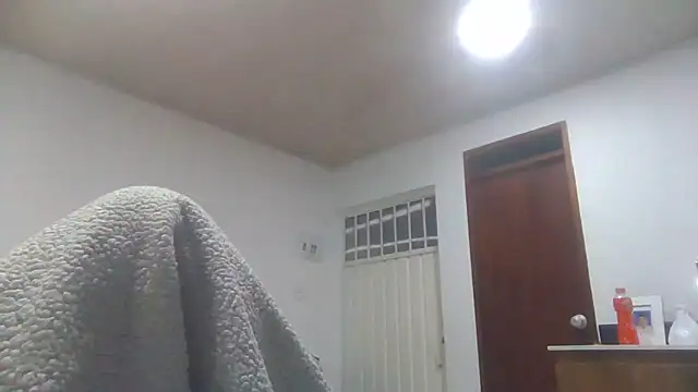 Jiwon Han online show from April 10, 2026, 1:22 am