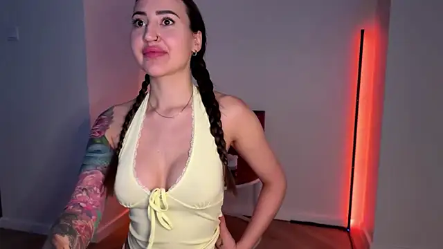 Lilith Lure online show from May 28, 2026, 4:10 am