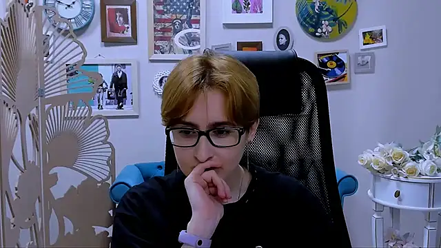 LixeLuna online show from March 17, 2026, 6:50 am