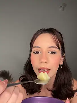 Nicole Cute04 online show from April 3, 2026, 4:10 am