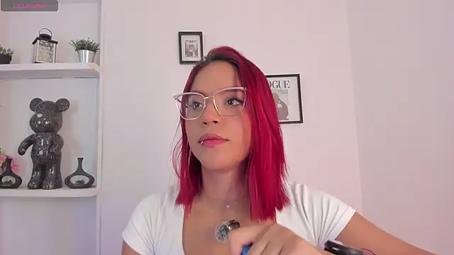 Im Scarlett  online show from April 23, 2026, 6:21 pm