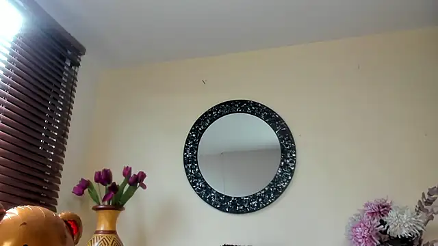 Maye Milf  online show from March 12, 2026, 12:55 pm